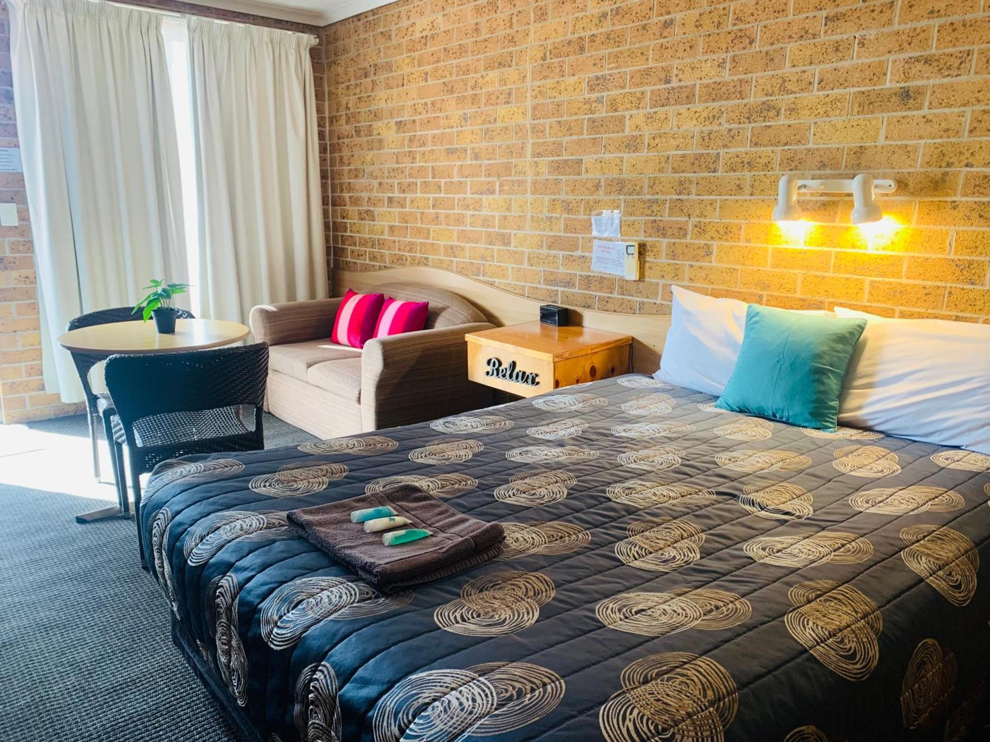 Town And Country Motor Inn Тамворт Екстер'єр фото