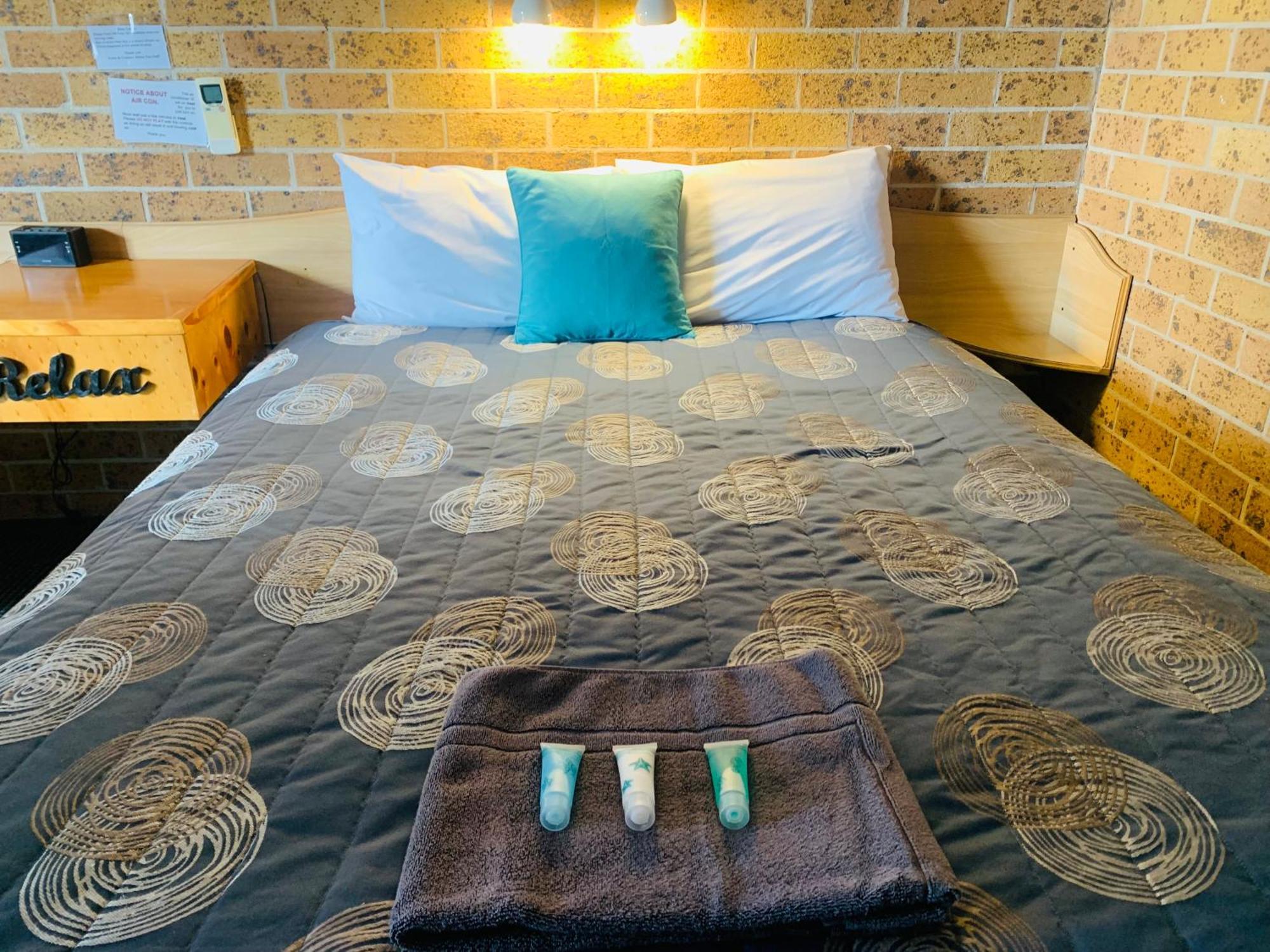 Town And Country Motor Inn Тамворт Екстер'єр фото